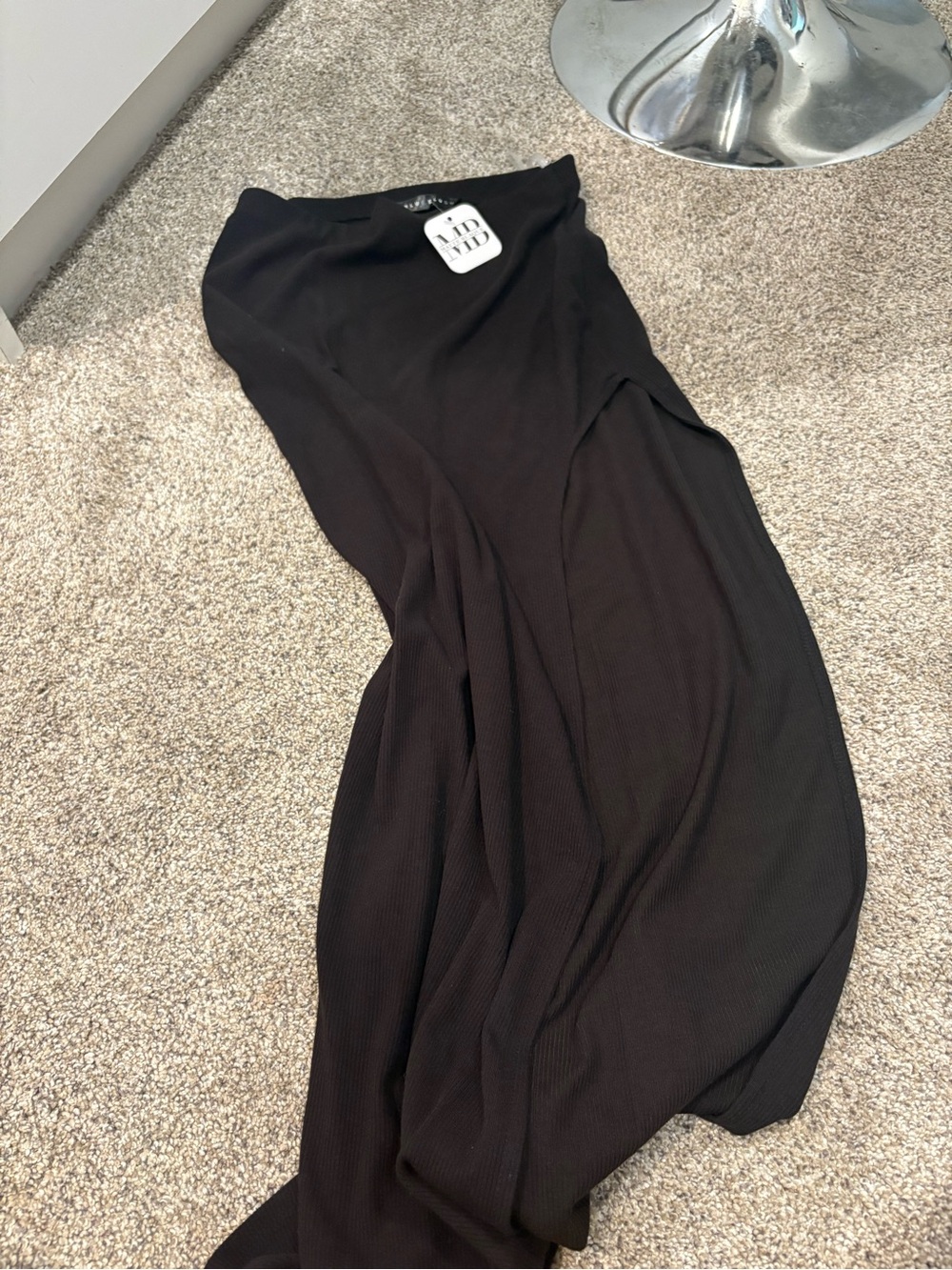 Blue blush high rise slit maxi skirt black NWT small - Picture 3 of 5